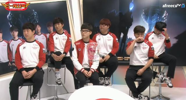 德扑里的“保险”逻辑：为什么职业玩家通常会拒绝购买任何形式的保险？（德州扑克“保险”背后逻辑：为何职业玩家几乎从不购买？）