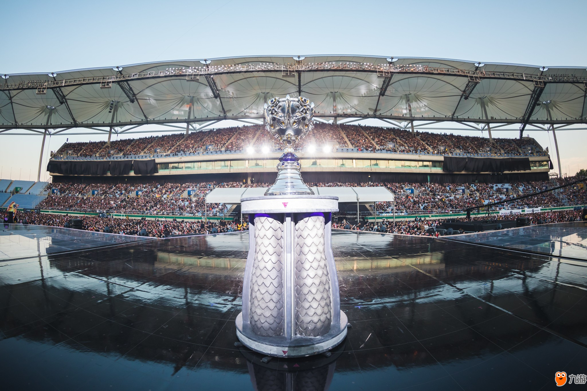 这不得冲一波？S赛决赛电竞椅将被拍卖